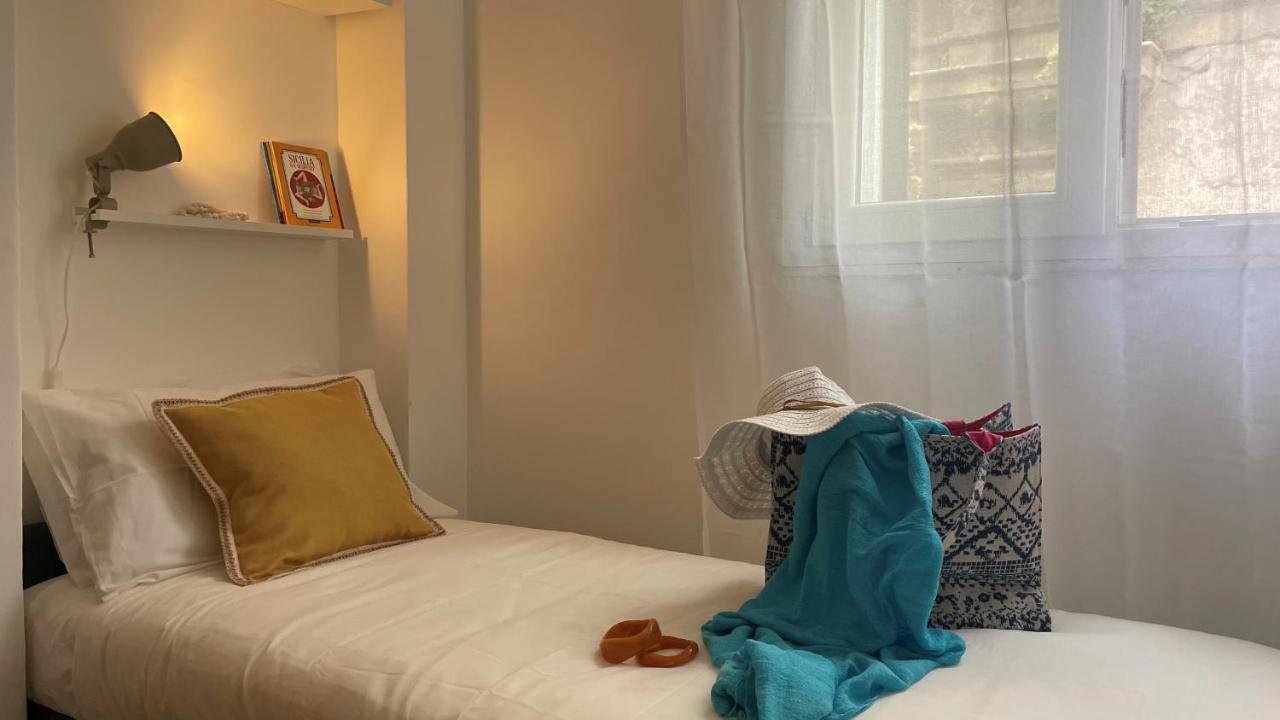 Shallah Apartment Nel Cuore Del Centro Storico Di パレルモ エクステリア 写真
