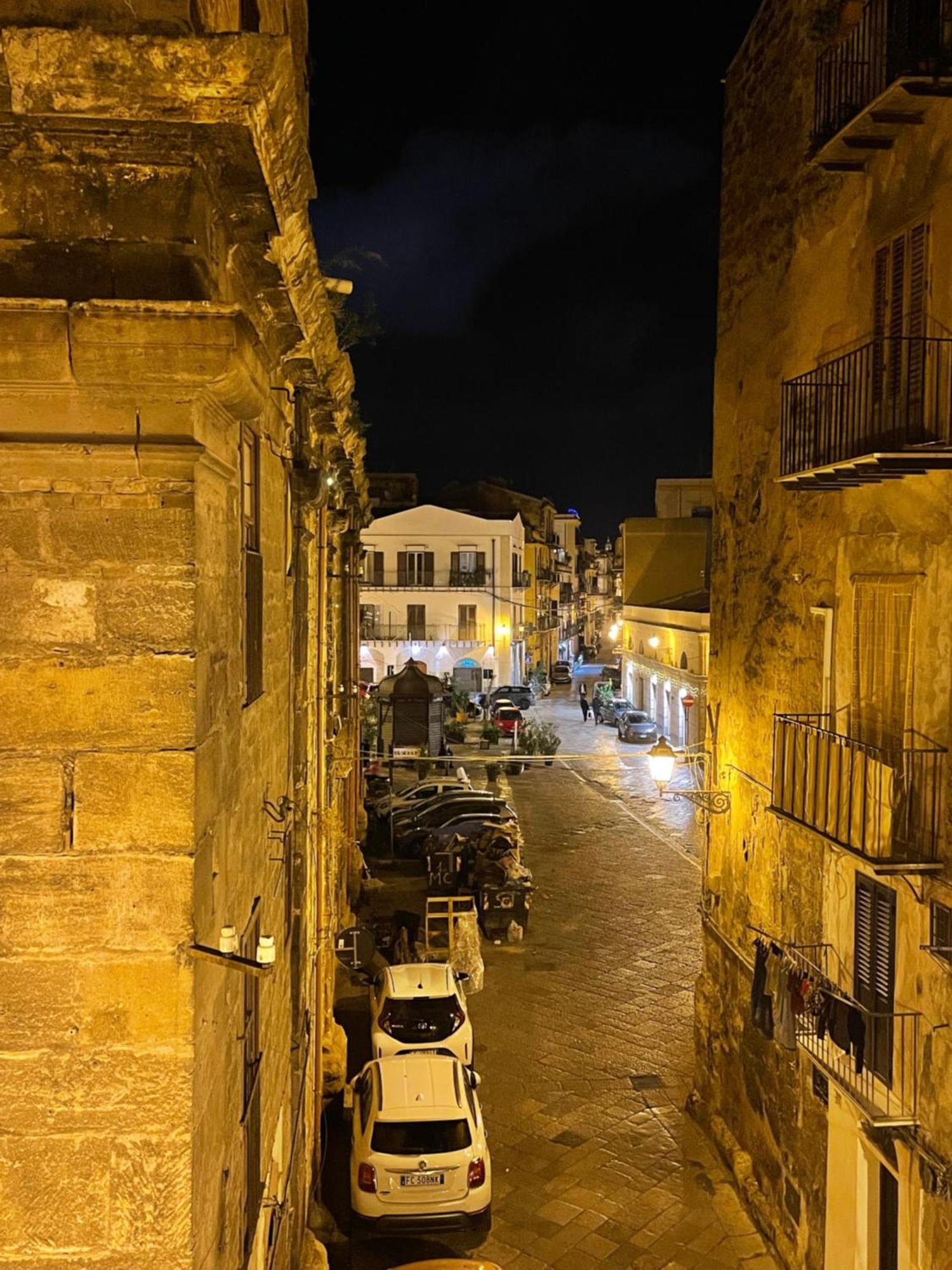 Shallah Apartment Nel Cuore Del Centro Storico Di パレルモ エクステリア 写真