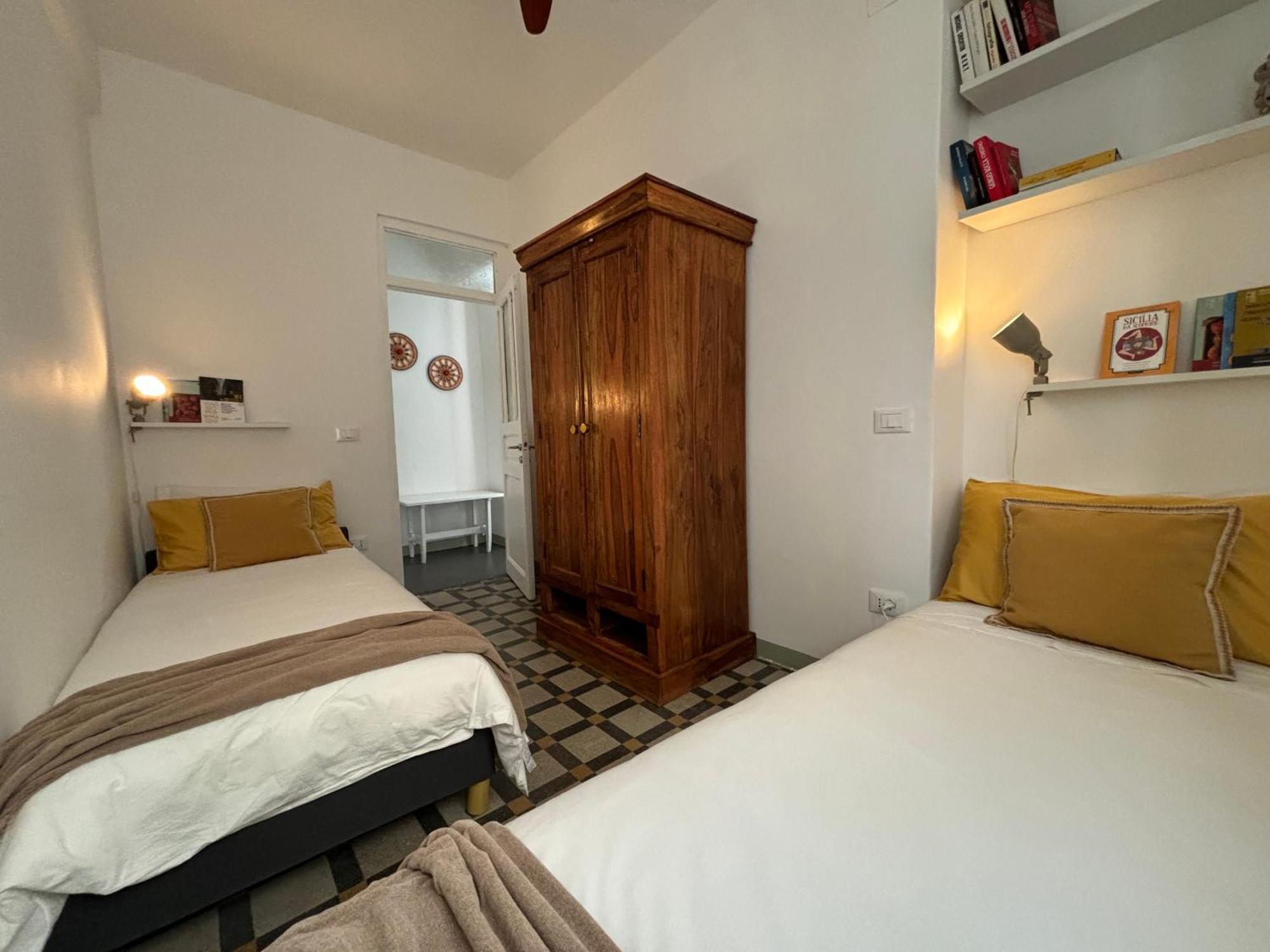 Shallah Apartment Nel Cuore Del Centro Storico Di パレルモ エクステリア 写真